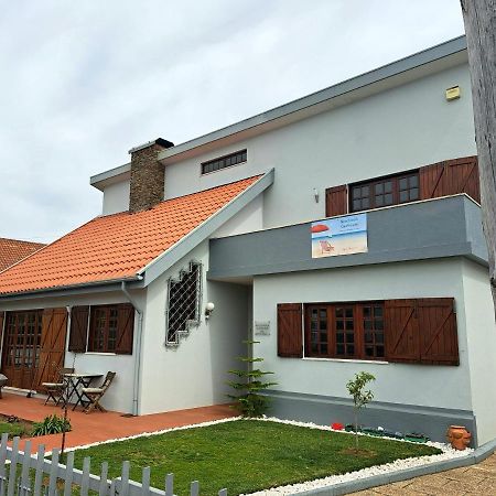 Beachwalk Guesthouse Езмориз Екстериор снимка