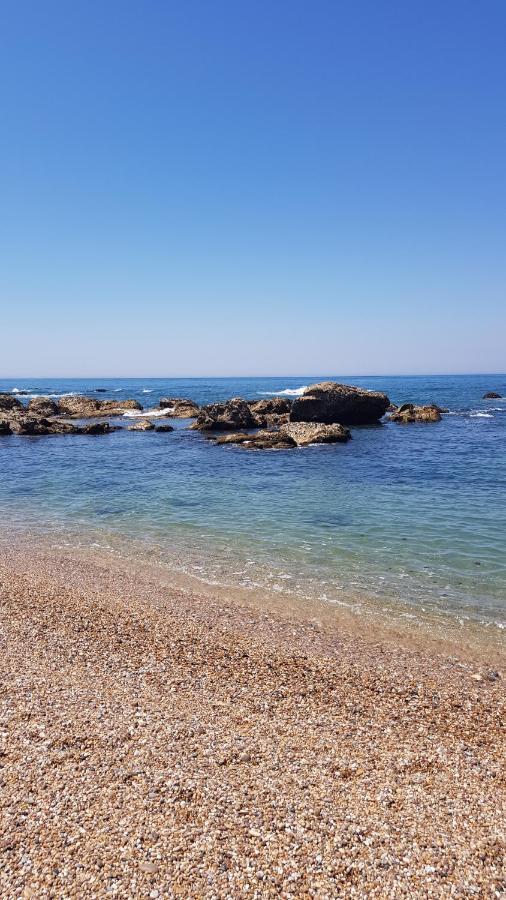 Beachwalk Guesthouse Езмориз Екстериор снимка