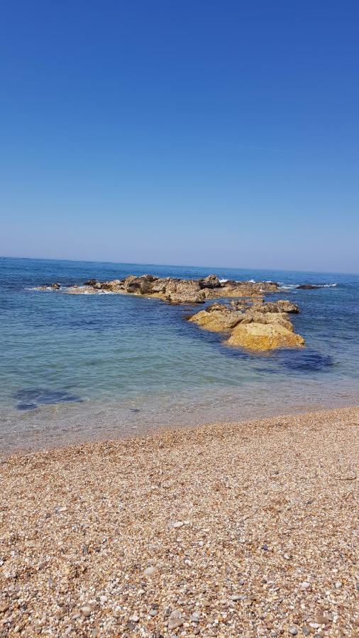Beachwalk Guesthouse Езмориз Екстериор снимка