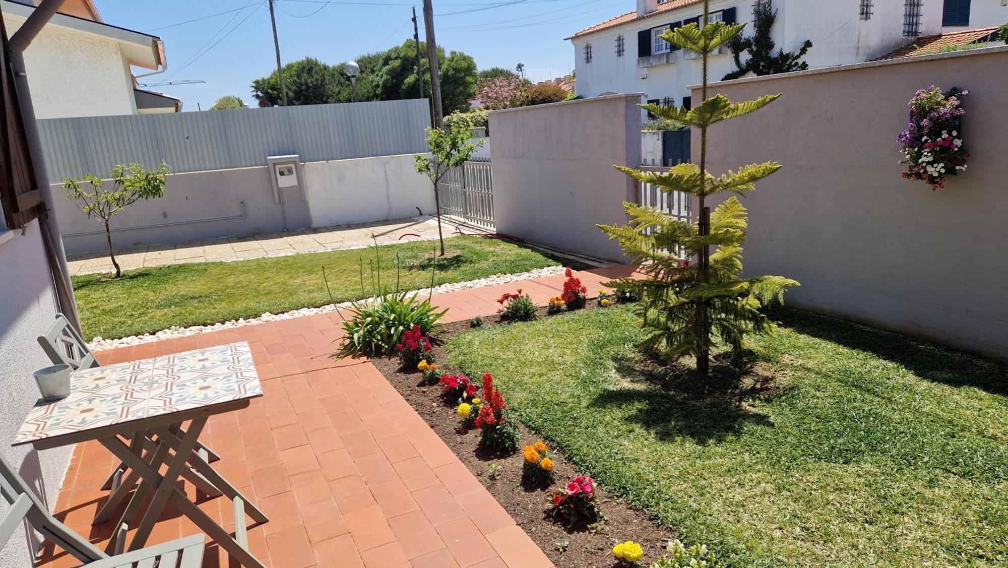Beachwalk Guesthouse Езмориз Екстериор снимка